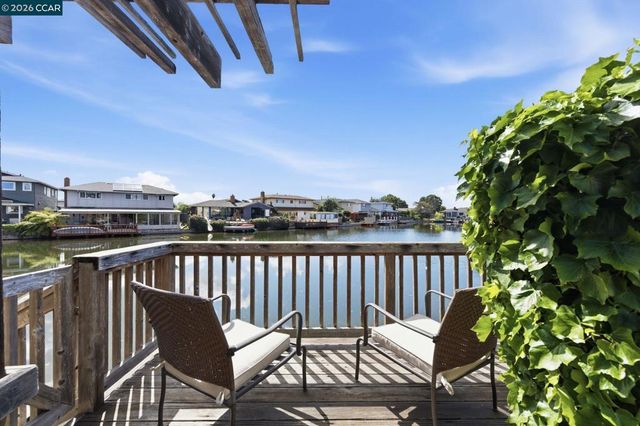 722 Palmera Ct, Alameda, CA 94501