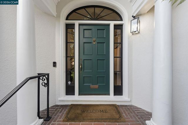722 Palmera Ct, Alameda, CA 94501