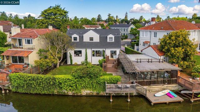 722 Palmera Ct, Alameda, CA 94501