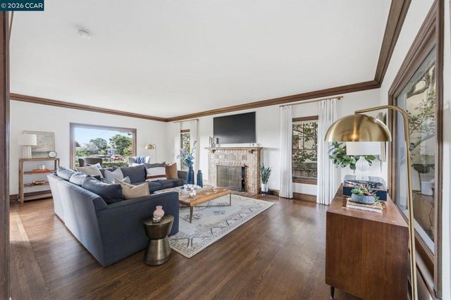 722 Palmera Ct, Alameda, CA 94501