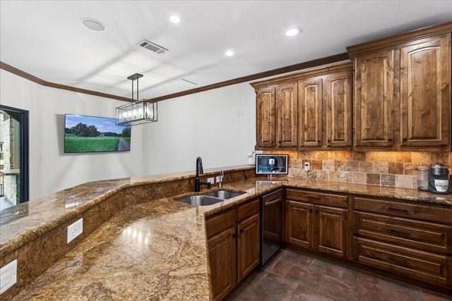 115 Saint Annes Drive, Mabank, TX 75156