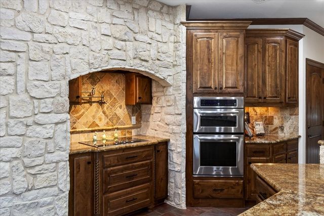 115 Saint Annes Drive, Mabank, TX 75156