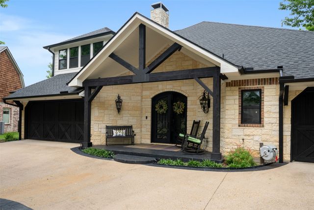 115 Saint Annes Drive, Mabank, TX 75156