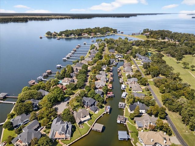 115 Saint Annes Drive, Mabank, TX 75156