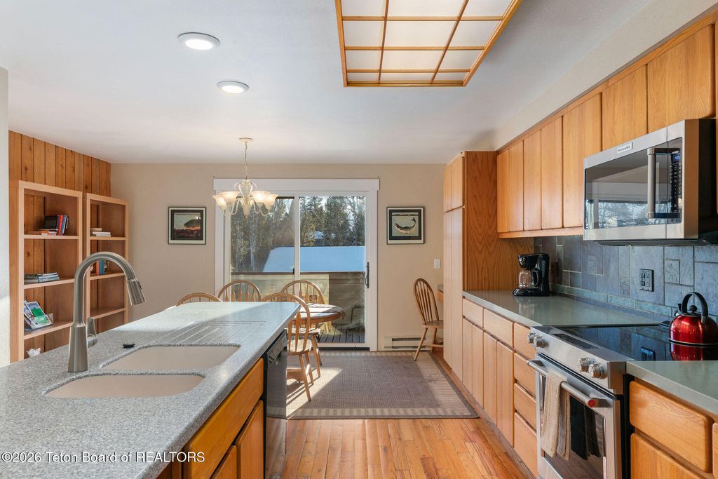 3945 S LAKE CREEK Drive C-4, Wilson, WY 83014 photo 7