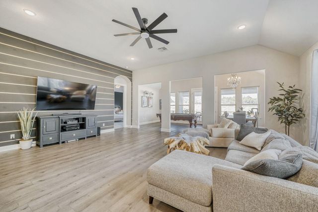 1820 Ficuzza WAY, Leander, TX 78641