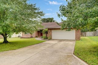 431 South Yellowwood Drive, Springfield, MO 65809