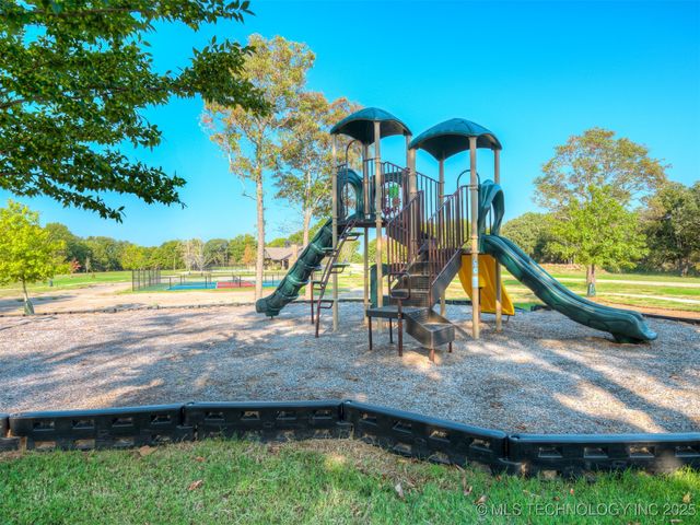 107 Patriot Pointe, Eufaula, OK 74432