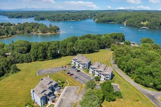 114 Waterside Cir Apt B6, Moneta, VA 24121