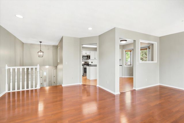 9803 Kirkwood Lane N, Maple Grove, MN 55369