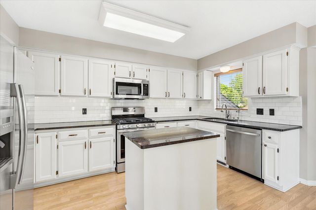 9803 Kirkwood Lane N, Maple Grove, MN 55369
