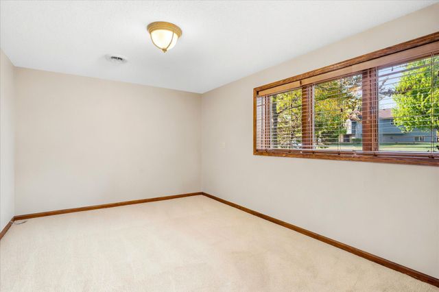 9803 Kirkwood Lane N, Maple Grove, MN 55369