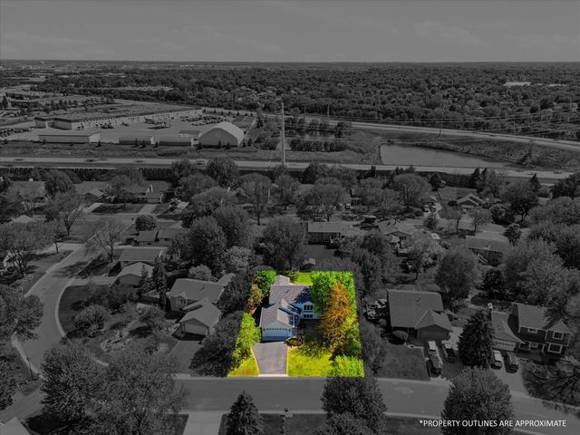 9803 Kirkwood Lane N, Maple Grove, MN 55369