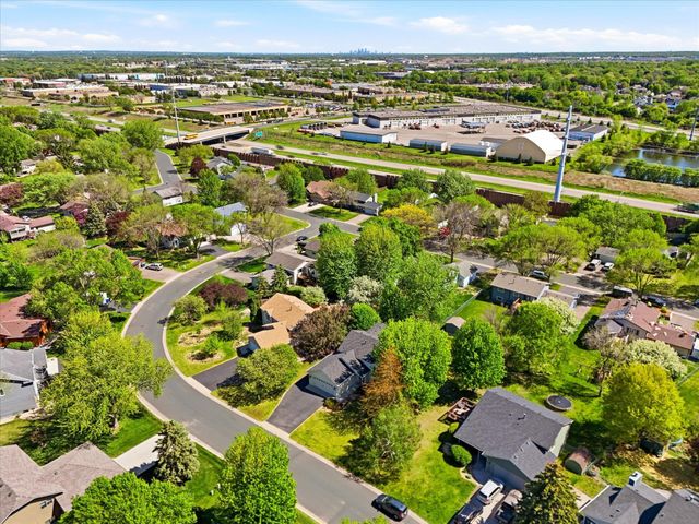 9803 Kirkwood Lane N, Maple Grove, MN 55369