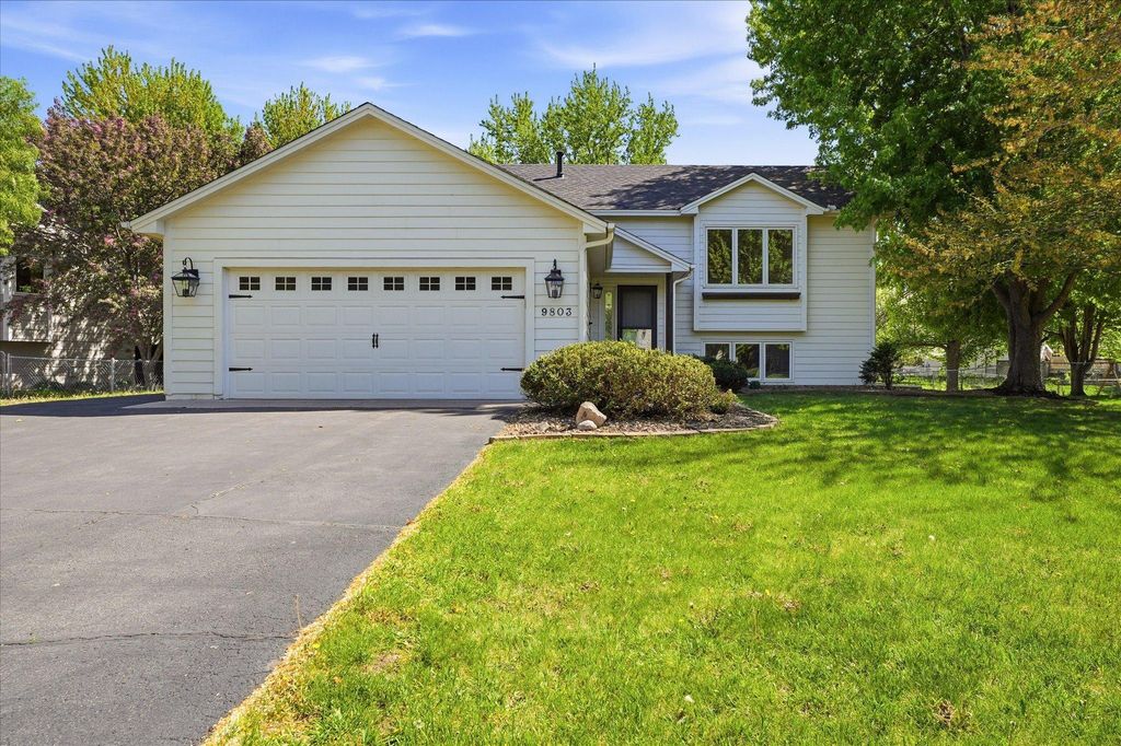9803 Kirkwood Lane N, Maple Grove, MN 55369
