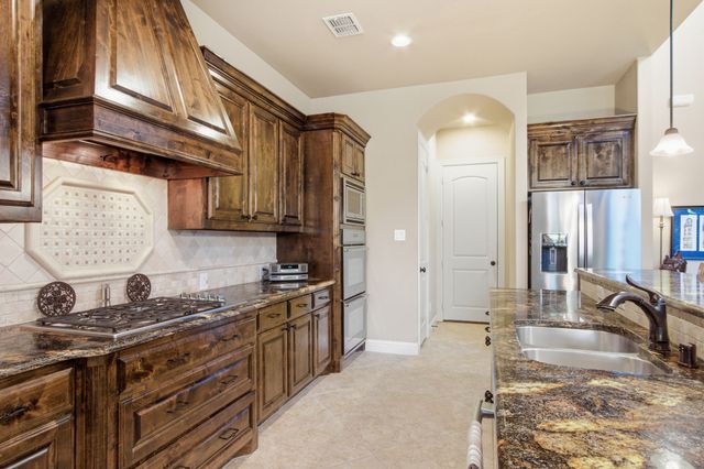 100 Honeysuckle Way, Flower Mound, TX 75028