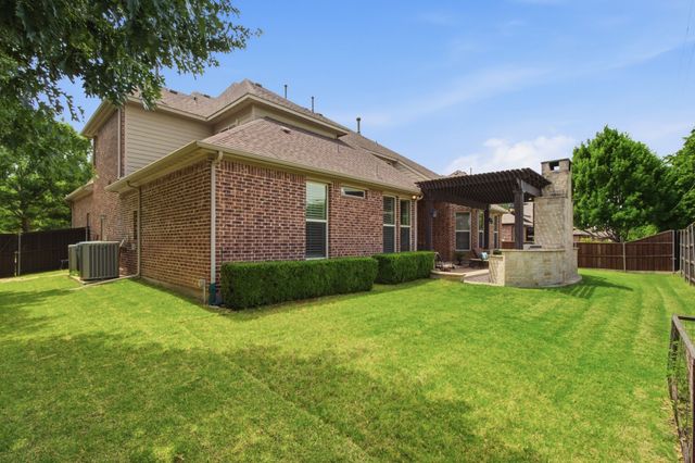 100 Honeysuckle Way, Flower Mound, TX 75028