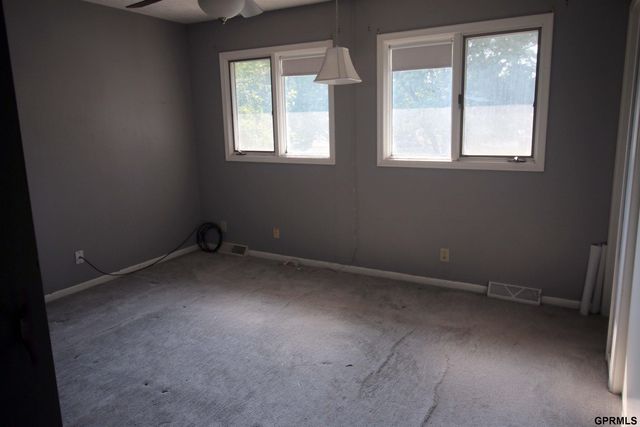 2212 N 121 Street, Omaha, NE 68164