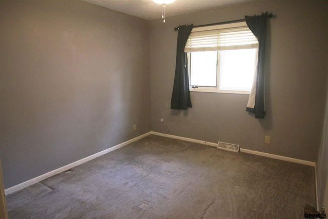 2212 N 121 Street, Omaha, NE 68164
