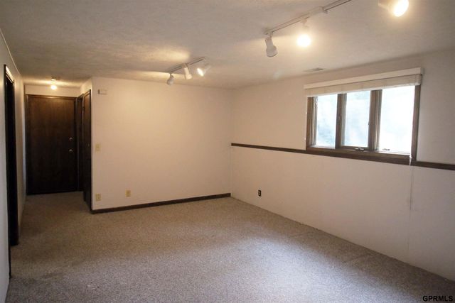 2212 N 121 Street, Omaha, NE 68164