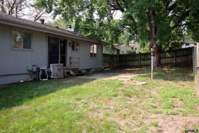 2212 N 121 Street, Omaha, NE 68164
