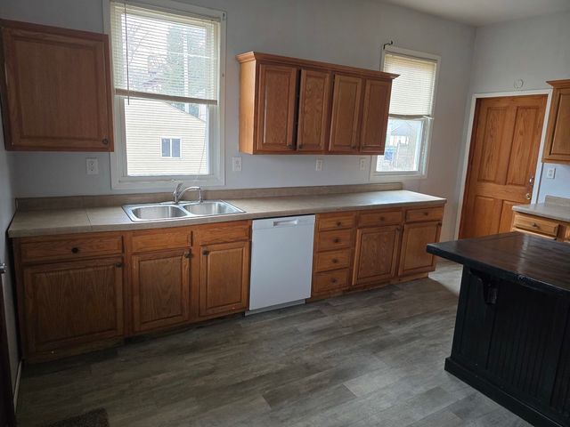 637 Kirkwood Boulevard, Davenport, IA 52803