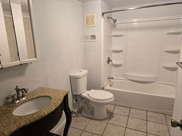 637 Kirkwood Boulevard, Davenport, IA 52803