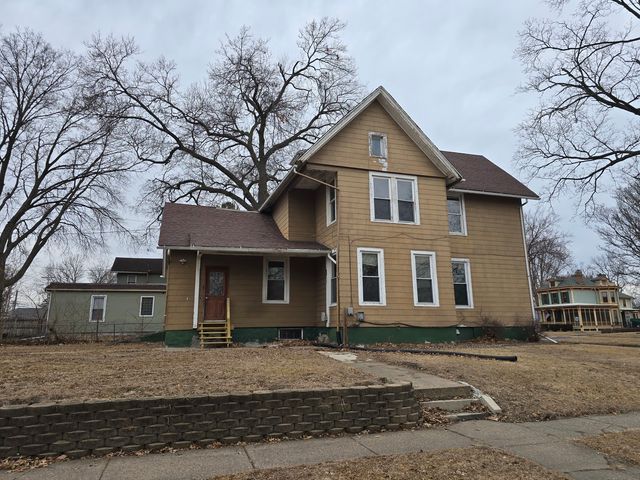 637 Kirkwood Boulevard, Davenport, IA 52803
