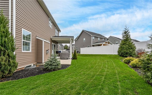 3036 Eagle Ridge Dr, Middlesex Twp, PA 16059