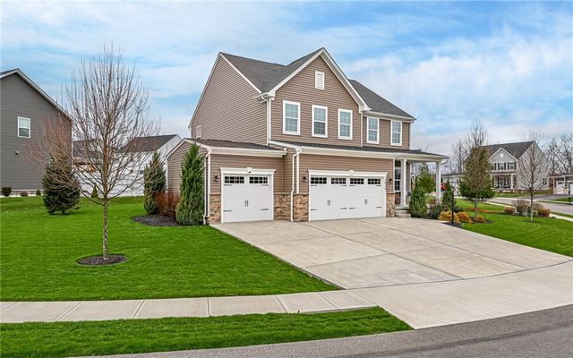 3036 Eagle Ridge Dr, Middlesex Twp, PA 16059