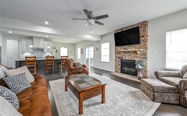 3036 Eagle Ridge Dr, Middlesex Twp, PA 16059