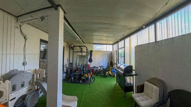9441 NW 15th St 232, Pembroke Pines, FL 33024