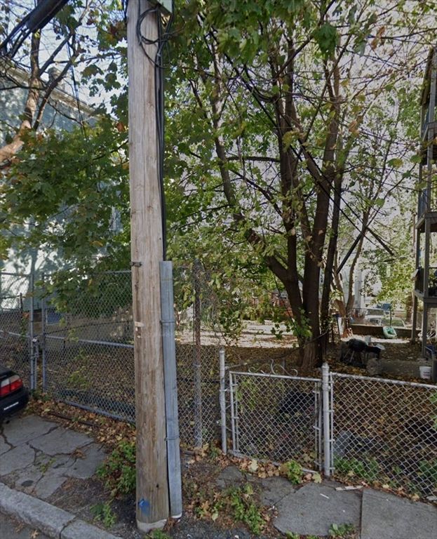 5 Glenburne St, Boston, MA 02124