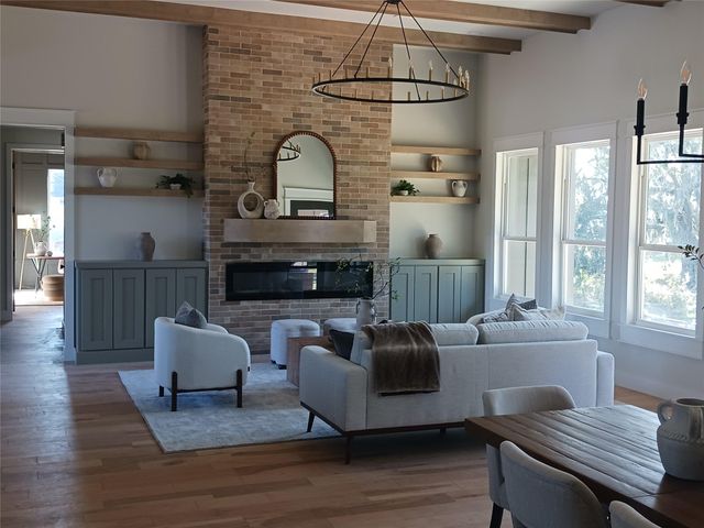 208 Pony Trail, Angleton, TX 77515