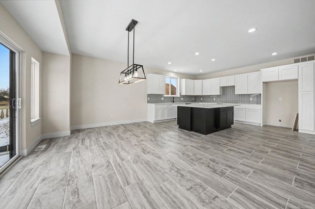 1073 Williamson Circle, Pontiac, MI 48340