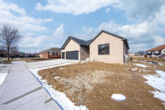 1073 Williamson Circle, Pontiac, MI 48340