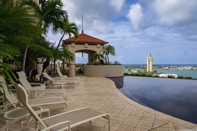 66 Queen Street 1605, Honolulu, HI 96813