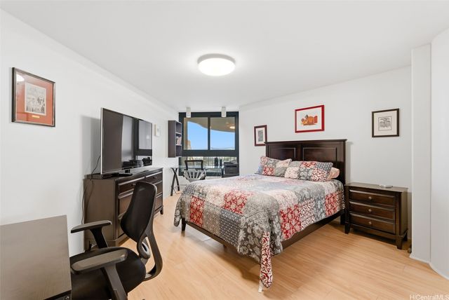 66 Queen Street 1605, Honolulu, HI 96813