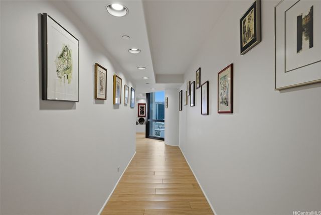 66 Queen Street 1605, Honolulu, HI 96813