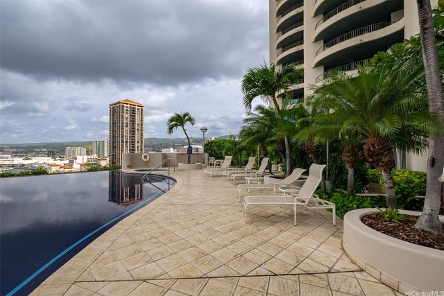 66 Queen Street 1605, Honolulu, HI 96813