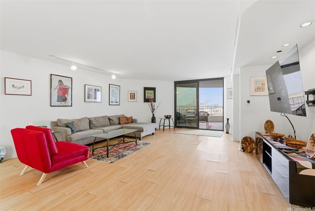 66 Queen Street 1605, Honolulu, HI 96813