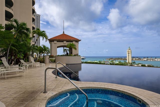 66 Queen Street 1605, Honolulu, HI 96813