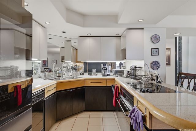 66 Queen Street 1605, Honolulu, HI 96813