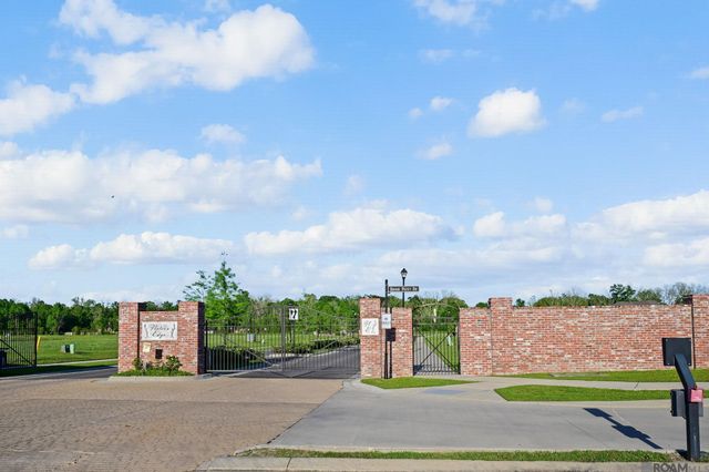 13839 Shore Beck Dr, Baton Rouge, LA 70810