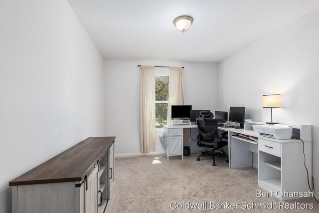8376 N Oaks Court, Grand Blanc, MI 48439