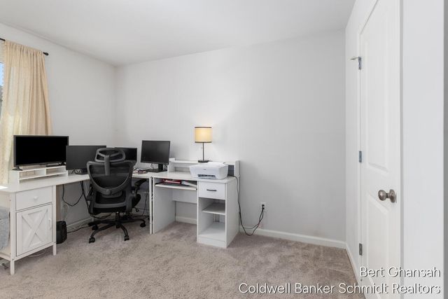 8376 N Oaks Court, Grand Blanc, MI 48439
