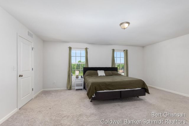 8376 N Oaks Court, Grand Blanc, MI 48439