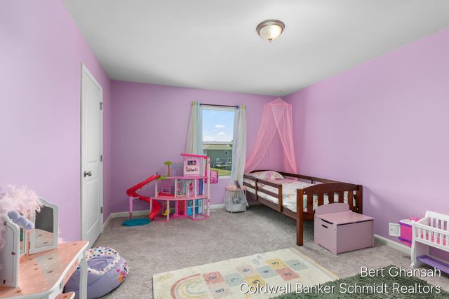 8376 N Oaks Court, Grand Blanc, MI 48439