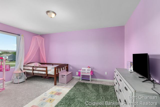 8376 N Oaks Court, Grand Blanc, MI 48439