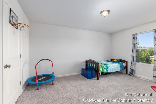 8376 N Oaks Court, Grand Blanc, MI 48439